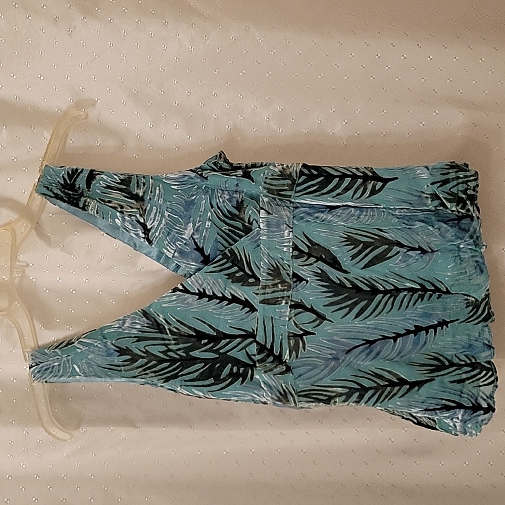 Women's International Concepts blouse, fern pattern with raised velvet , size S - Picture 2 of 3
